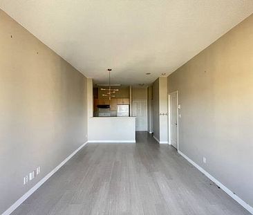 Spacious 1 Bed + Den Condo @Joyce Collingwood Station - Photo 4