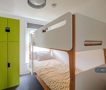 4 bedroom terraced house to rent - Photo 6