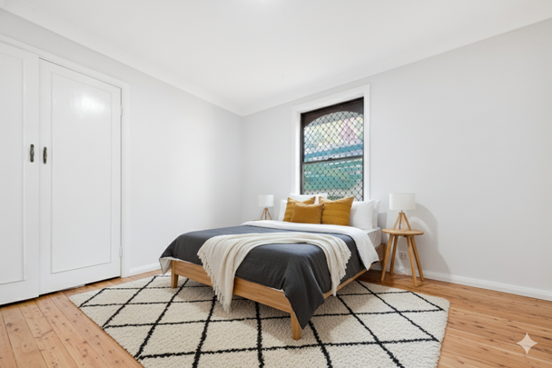 Charming Family Home! Dual Access! - Photo 1