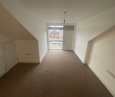 4 bedroom semi-detached house to rent - Photo 4