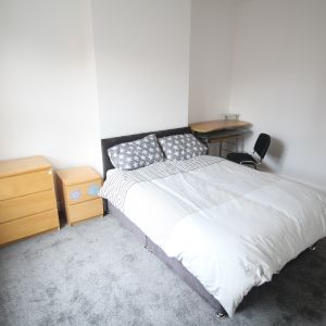 2 Bedroom Terraced House - Photo 3