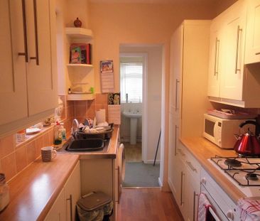 3 bedroom terraced house to rent - Photo 3
