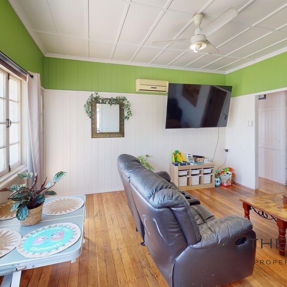 Comfortable High-Set Living - Photo 1