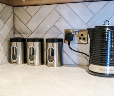 Brand New Spacious Ensuite Rooms with Kitchenette | ⭐ All Bills Inc... - Photo 6