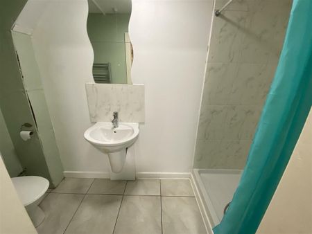 Hearsall Lane Room 2 - Photo 5