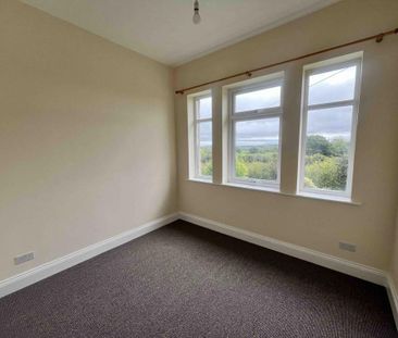 3 bedroom flat to rent - Photo 3
