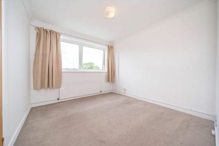 Strawberry Vale, Strawberry Hill, TW1 - Photo 4