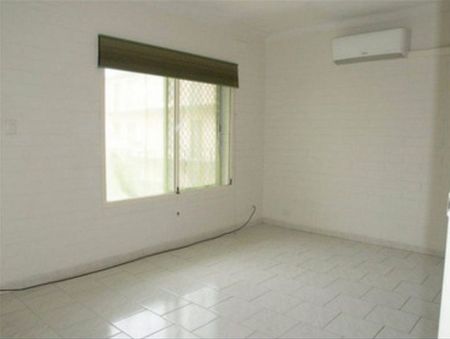 Low Maintenance Two Bedroom Unit! - Photo 3