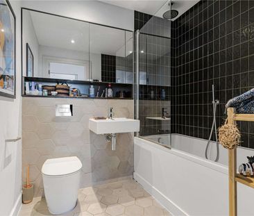 Spectacular two bedroom apartment with a south facing terrace. - Photo 6