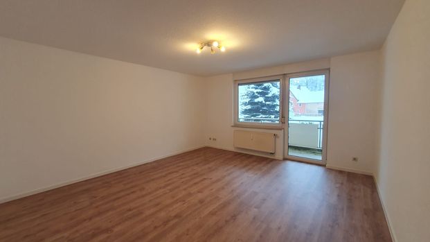 ländliche 3-Raumwohnung mit Balkon und Gäste-WC in Bernstadt! - Photo 1