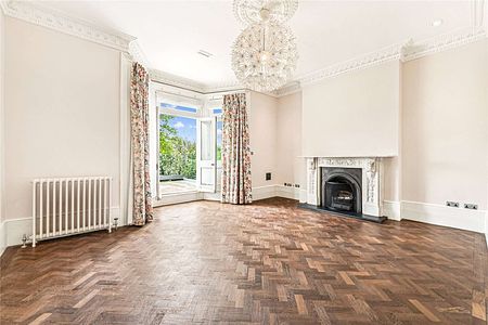 Sympathetically restored townhouse in a prime Maida Vale location. - Photo 4