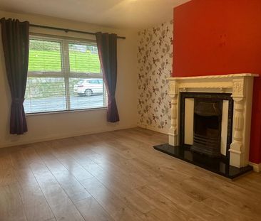 3 Bed Semi-detached House - Photo 6