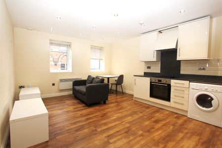 Brunswick Court, Leeds City Centre, LS2 7SA - Photo 2