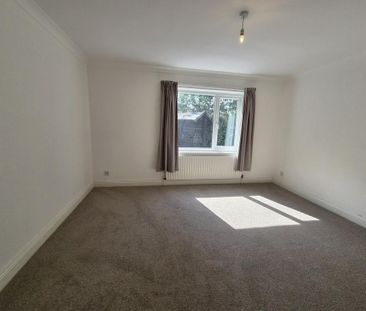 3 bedroom detached bungalow to rent - Photo 3