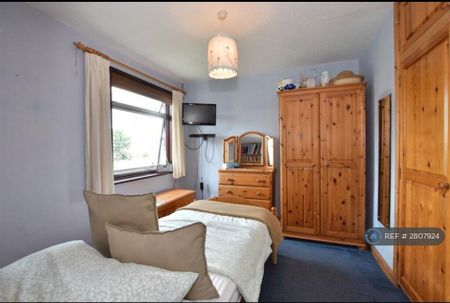 3 bedroom terraced house to rent - Photo 5