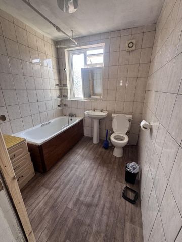 5 bedroom semi-detached house to rent - Photo 5