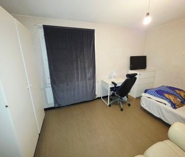 Kaskögatan, Kista - Photo 3