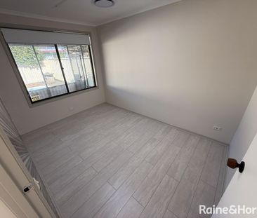 Spacious 3-Bedroom Family Home with Pool in Prime Glenfield Location - Photo 6