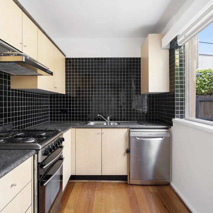 Unit 16/56 Nicholson Street, Essendon. - Photo 1