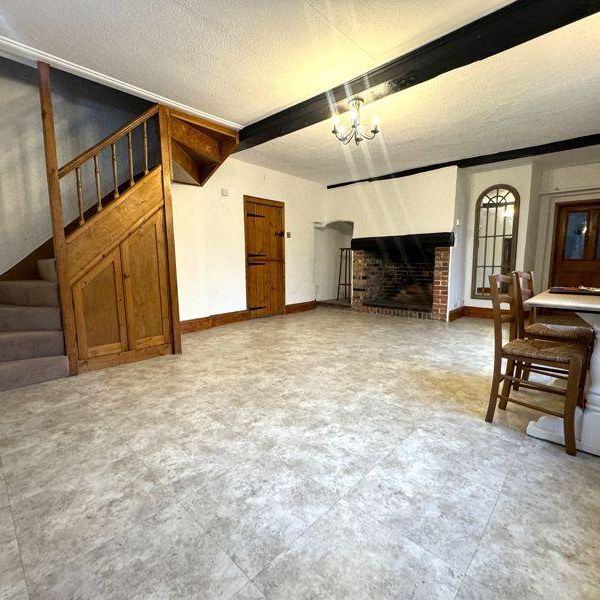 5 bedroom cottage to rent - Photo 1