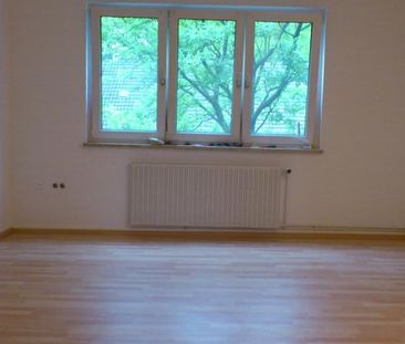 Schöne Aufteilung mit viel Platz - Photo 1