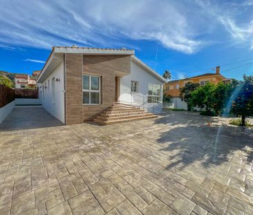 Villa with a private pool and garden in Benidorm Sierra Helada - Photo 3