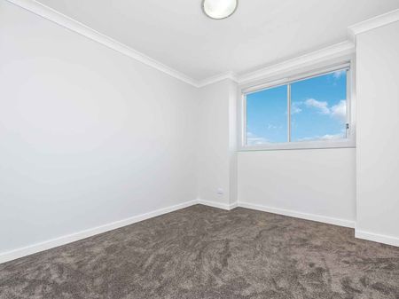 Modern 3 Bedroom Villa In Desirable Location - Photo 4