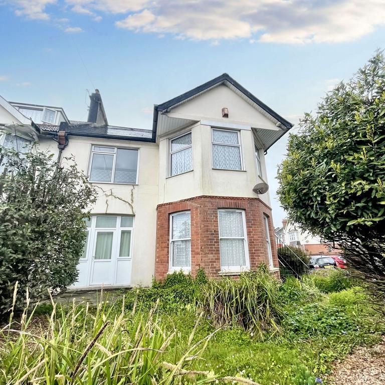 3 bedroom flat to rent - Photo 1