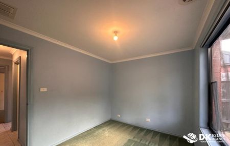 Attractive family home in the heart of Cairnlea. - Photo 3