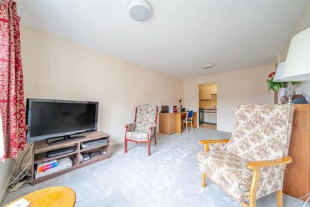 1 bedroom retirement property to rent - Photo 3