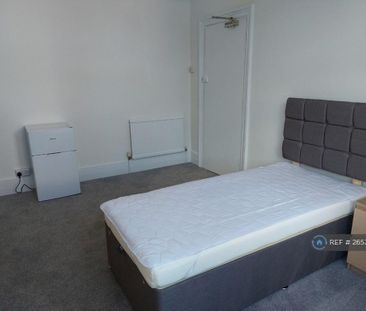 1 bedroom in a house share to rent - Photo 6