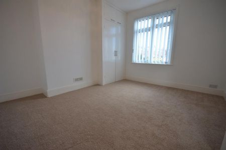 3 bedroom House To Let - Photo 4