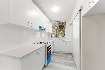 RECENTLY RENNOVATED - Photo 4