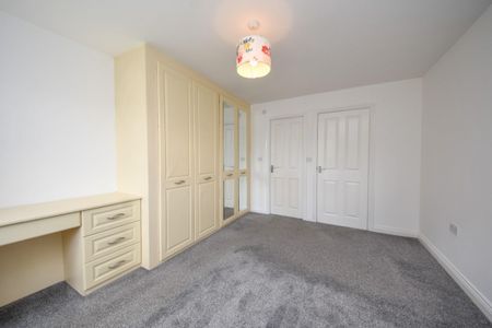 4 bed House - Detached for Rent - Photo 4
