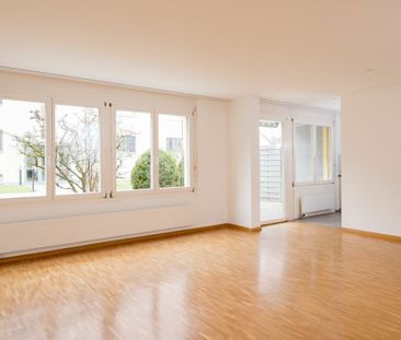 schöne, moderne 2.5 Zimmer-Wohnung mit Gartensitzplatz zu vermieten - Photo 3