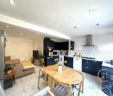 4 bedroom terraced house to rent - Photo 2