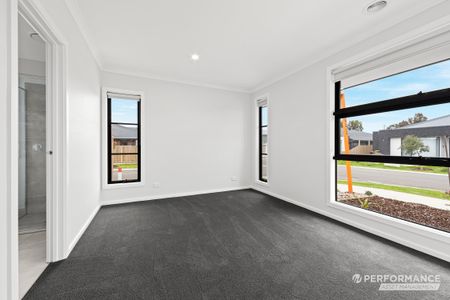 25 Ambient Crescent, Beveridge VIC 3753 - House For Rent | Domain - Photo 4