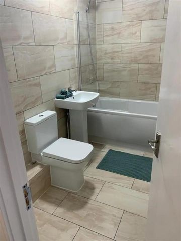 3 bedroom terraced house to rent - Photo 5