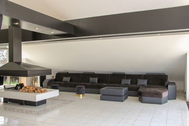 Luxus Penthousewohnung mit Dachterrasse und Garage in Hürth-Sielsdorf - Photo 1