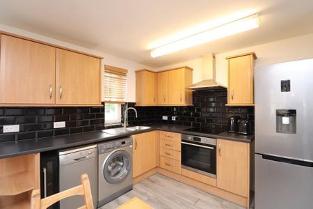 2 bedroom flat to rent - Photo 5