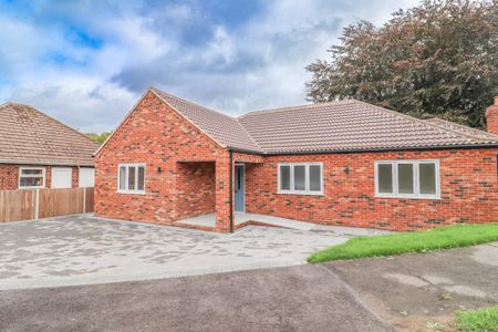 3 bedroom detached bungalow to rent - Photo 3