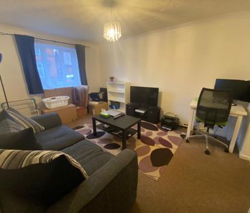 1 bedroom ground floor flat to rent - Photo 1