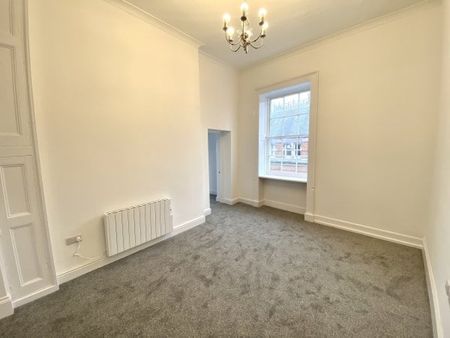 Queens Head Chambers, Newark, NG24 - Photo 2