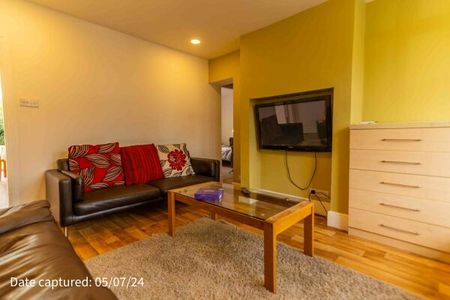 7, Lang Avenue - Photo 2