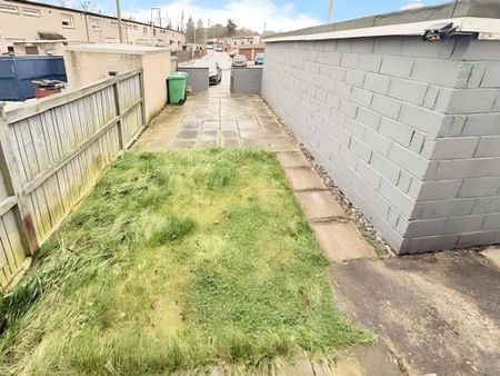 2 bedroom terraced house to rent - Photo 4