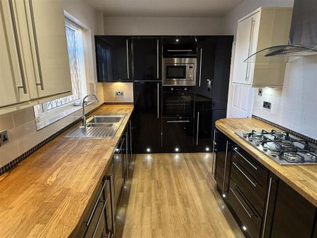 2 bedroom end of terrace house to rent - Photo 5