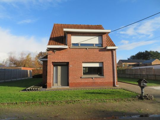 Lichtrijke woning met 3 slaapkamers en tuin gelegen te Oevel - Photo 1