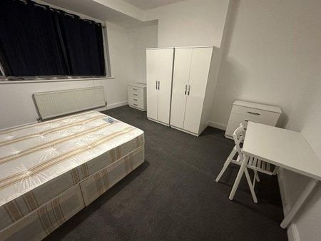 7 bedroom flat to rent - Photo 2