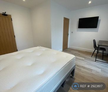 1 bedroom in a house share to rent - Photo 3