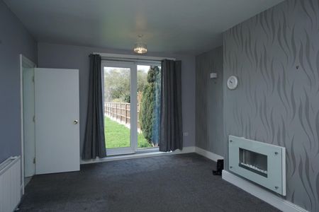 3 bedroom House To Let - Photo 2